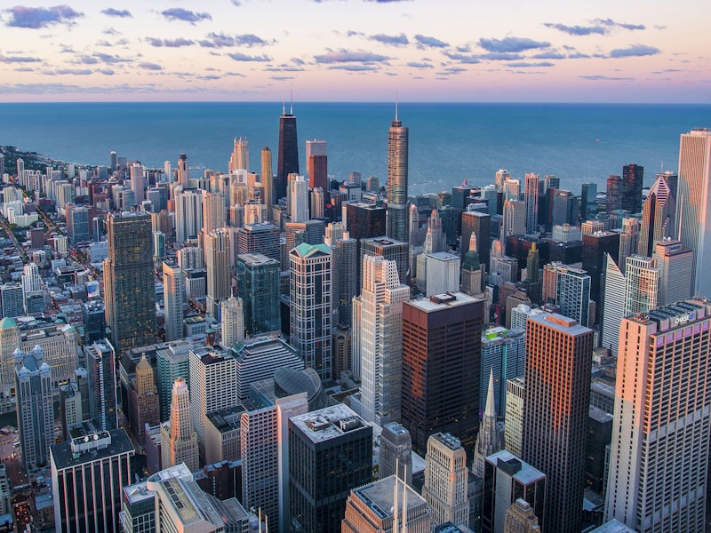Chicago skyline - Valentine's Day gifts and romantic experiences in Chicago